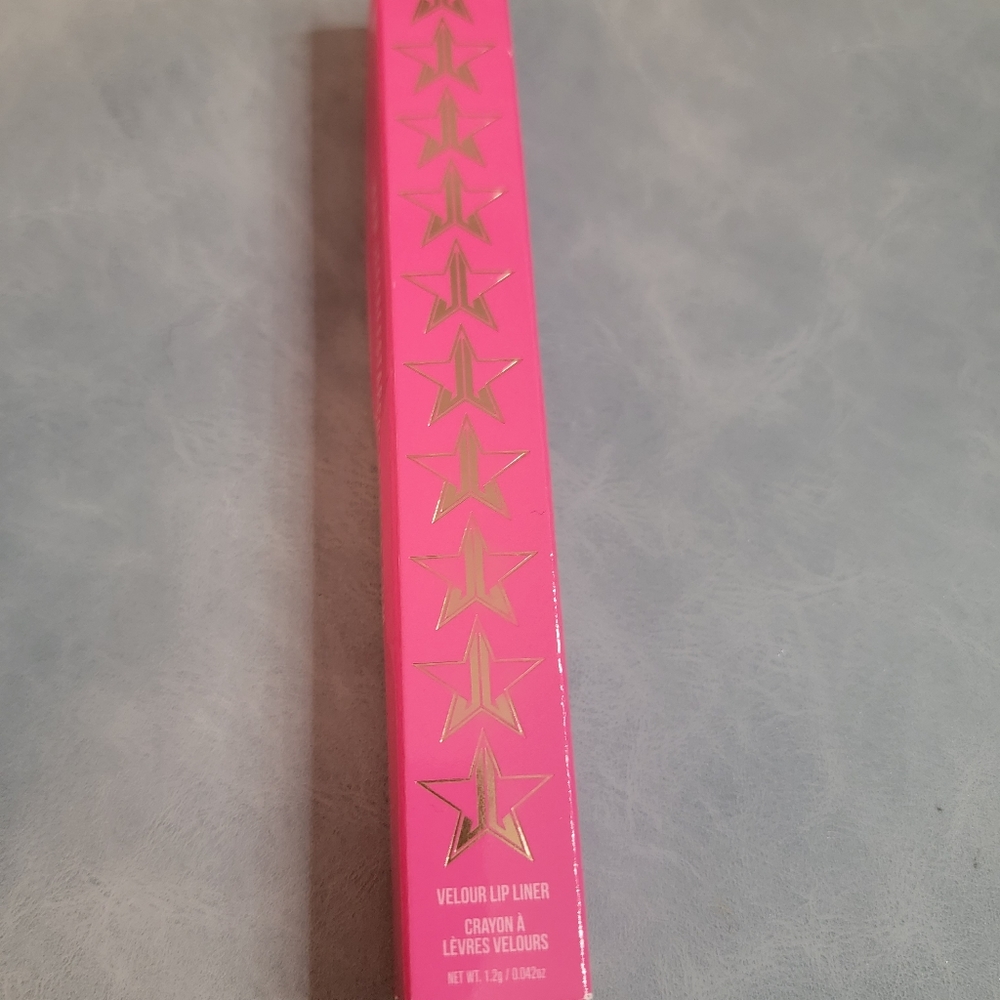 Jeffree Star lip liner